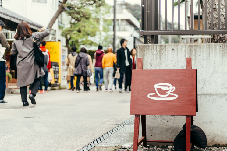 在日本喝咖啡，到底需不需要仪式感？,作者:日活,帖子ID:10,贩卖机,仪式感,教堂,咖啡馆,咖啡