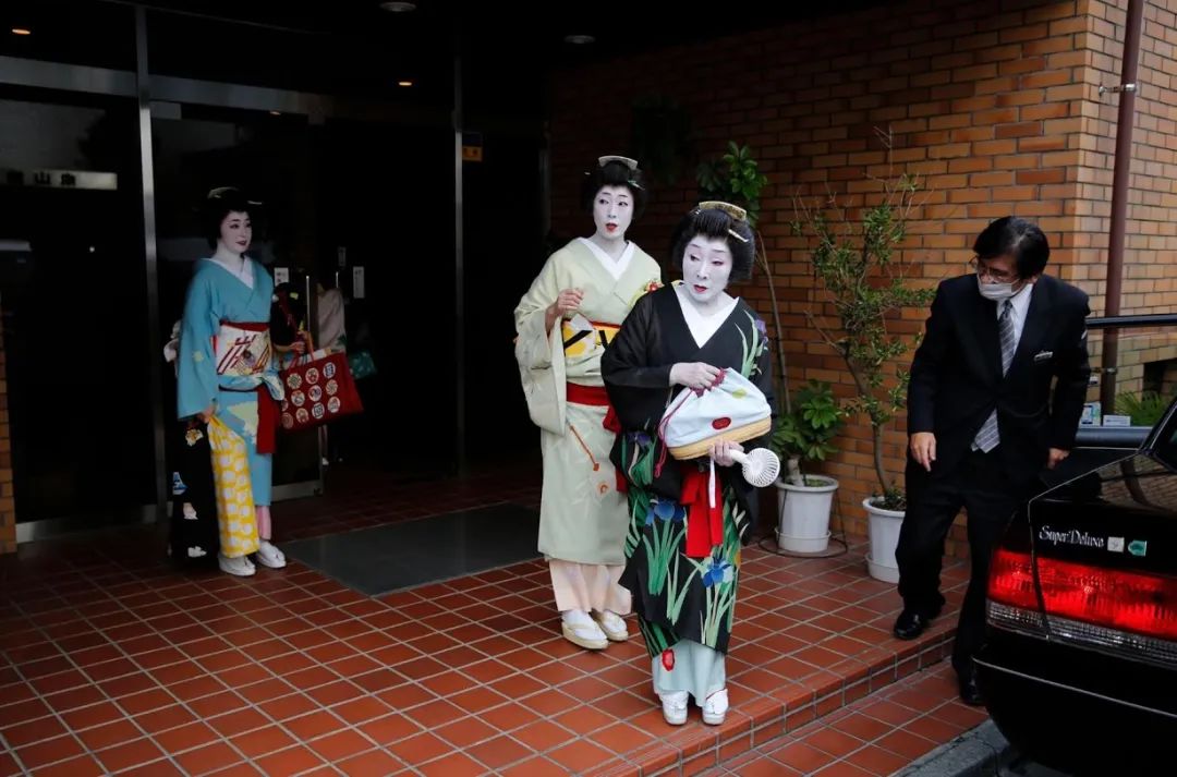 参加日本艺妓在线派对是一种什么体验？,作者:日本通,帖子ID:127,艺妓,神奈川,客人,表演,传统